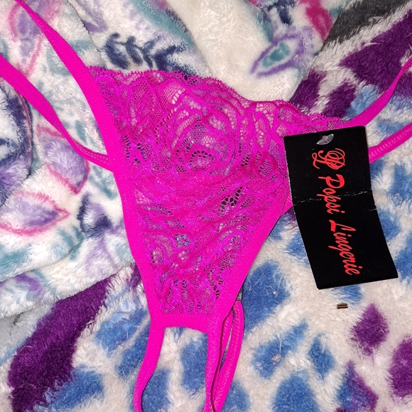 Crotchless panties - Picture 5 of 6